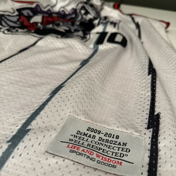 Demar Derozan Tribute Jersey Large LAW - Picture 2 of 5